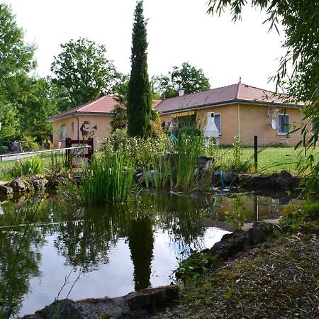 Alaguyauder le KOTA Bed & Breakfast Chatillon-sur-Broue Bagian luar foto